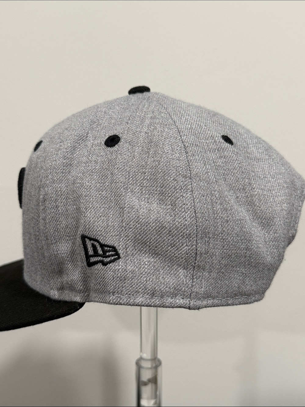 New Era x Dude Perfect Gray Heather and Black Flat-Brim Snapback Hat - Picture 5 of 11